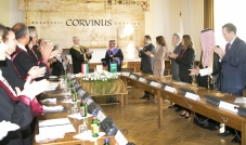 جامعة كورفنوس Corvinus University تمنح سموّ الأمير الوليد شهادة دكتوراه فخرية
